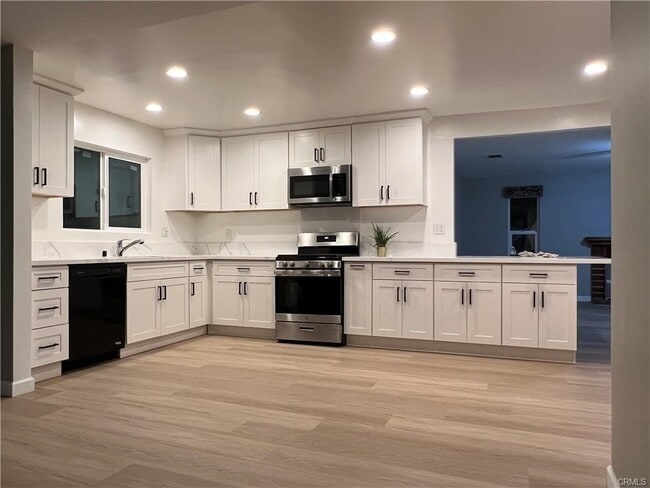 Building Photo - 7186 Sierra Vista St Rental