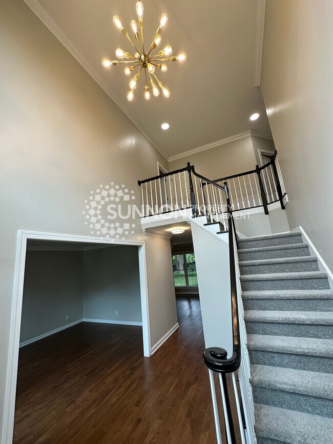 Photo - 4 Bed, 2.5 Bath in Somerset