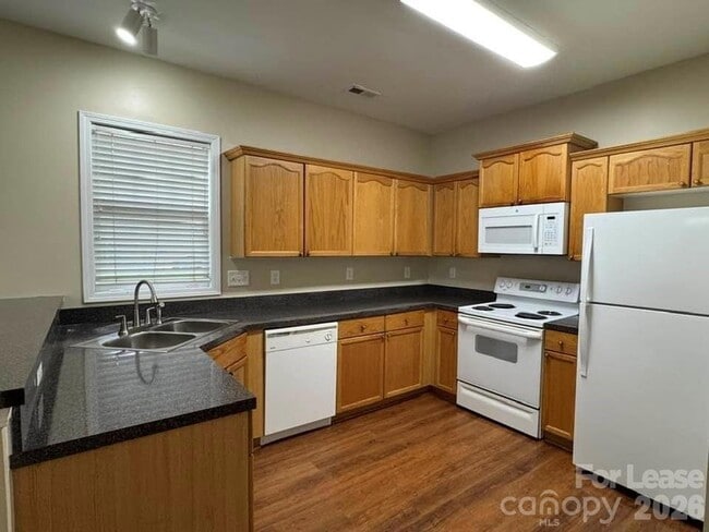 Photo - 21404 Aftonshire Dr