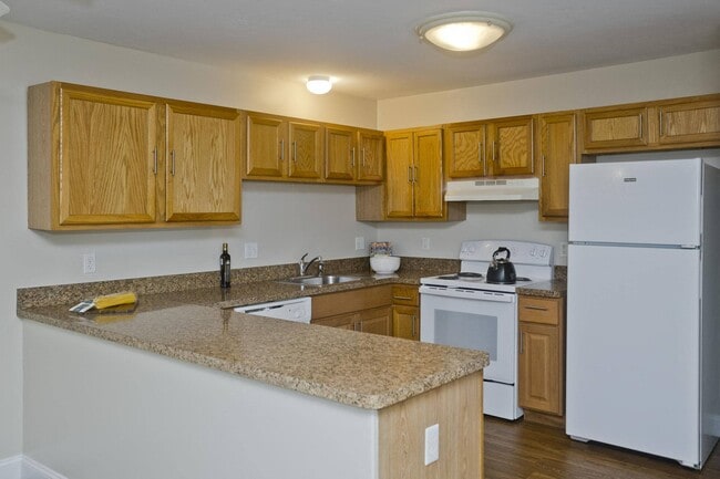 Building Photo - University Crossing Rental