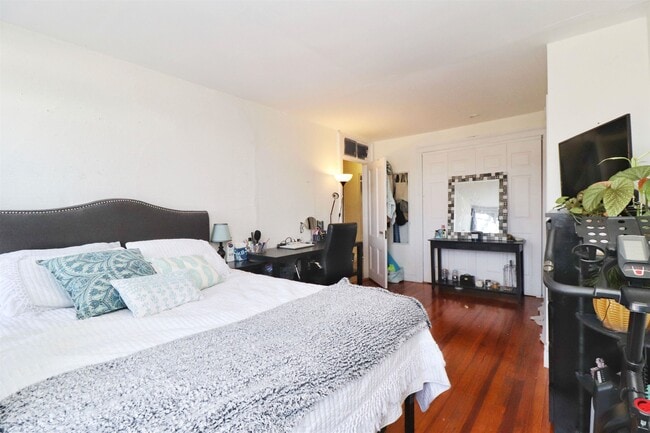 Photo - 704 Washington St Unit 4