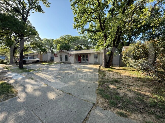 Photo - 810 Pleasant Hills Dr