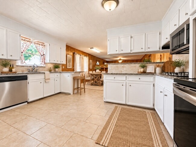 11311 Reinecker Rd