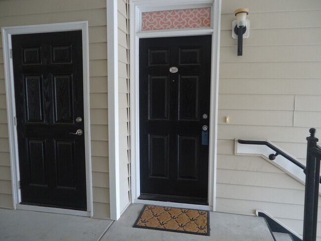 Photo - Beautiful 2 (possible 3) Bedroom Condo with ONE CAR GARAGE! Minutes to Bragg and Shopping