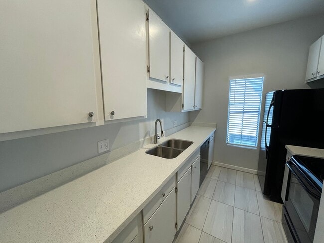 Photo - Beautiful 2/2 in West Campus