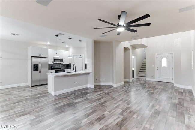Building Photo - 8807 Red Fox Dr Rental