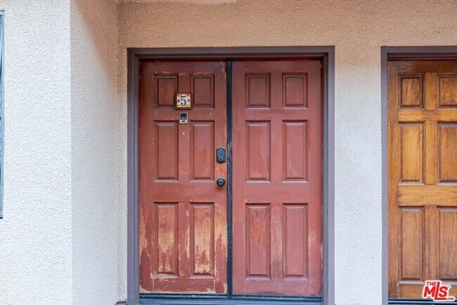 Photo - 5820 Yolanda Ave Unidad 5