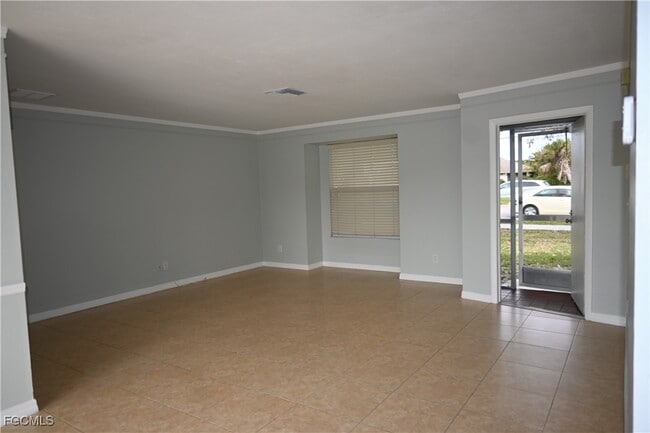Photo - 2324 Country Club Blvd