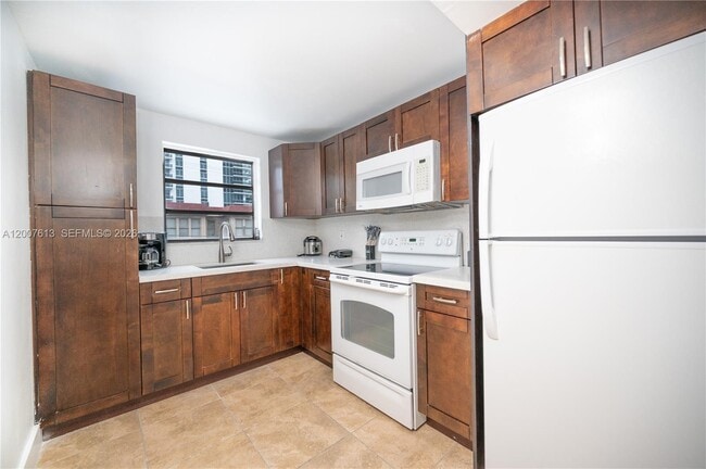 Photo - 500 NE 26th St Unit 2C