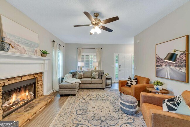 Photo - 19 Moonlight Dr SE