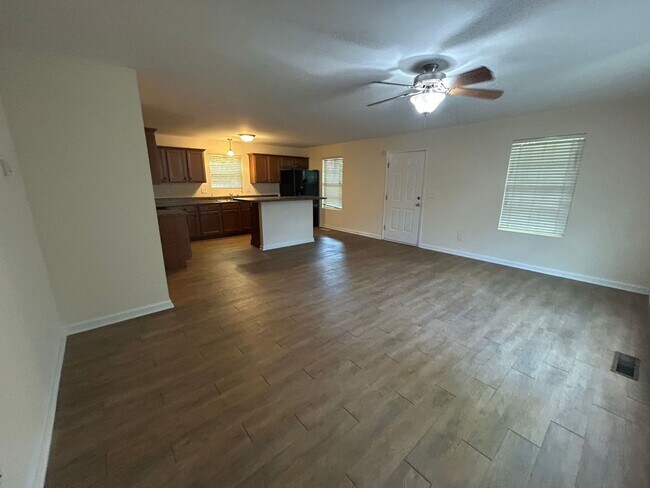 Photo - PRE-LEASING FOR AUGUST 2026!