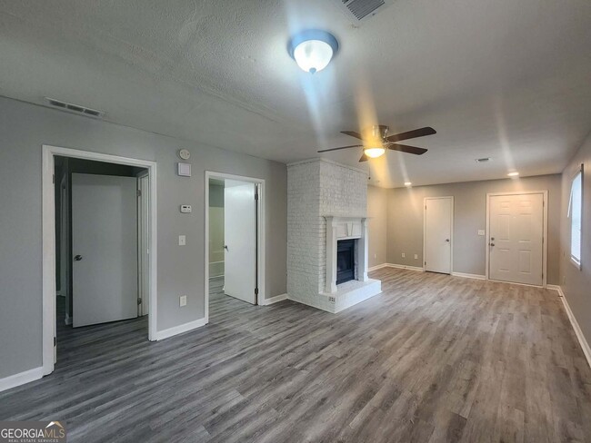 Photo - 1168 Pinedale Cir NW