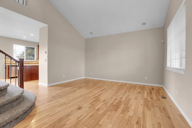 Photo - Amazing 5-bedroom, 3-bath, 2 car garage in...