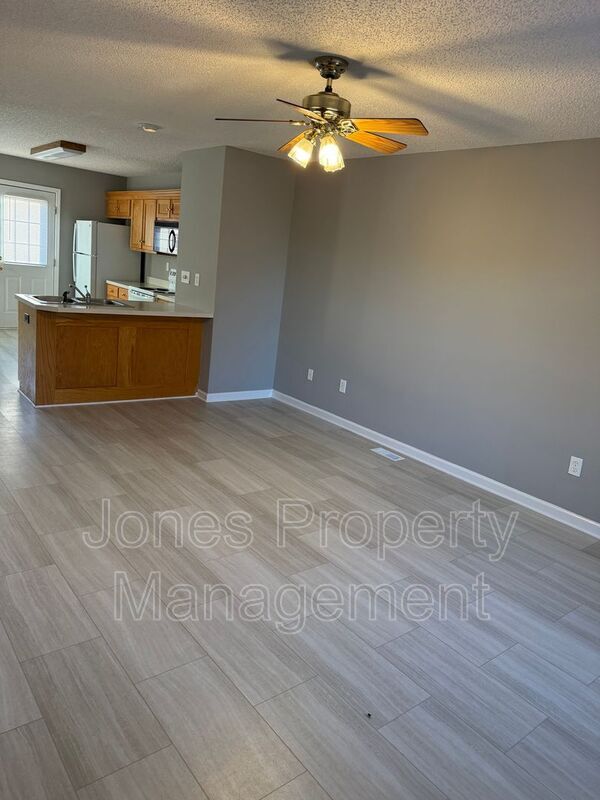 Photo - 805 Grove St