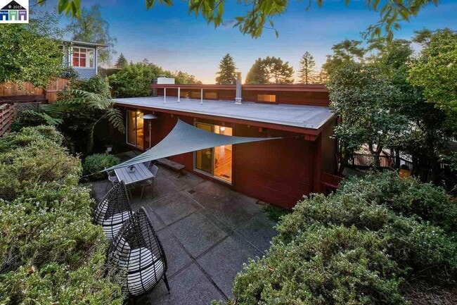 Building Photo - 1427 Grizzly Peak Blvd