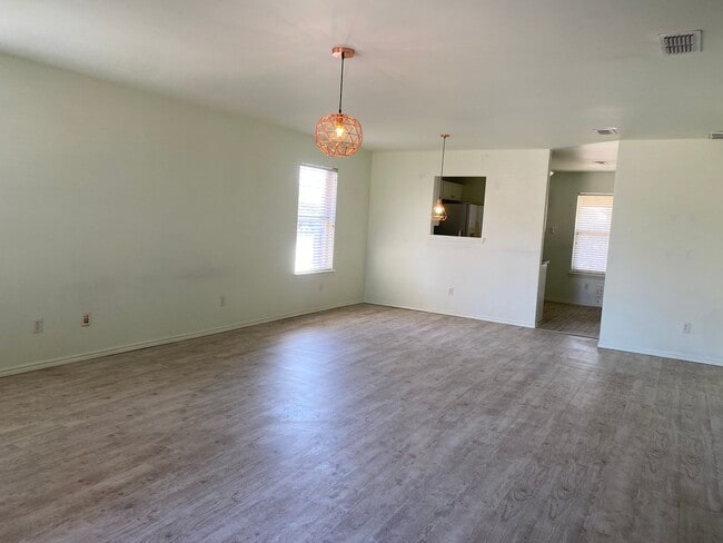 Photo - 3/2/2 Cozy Brick Home in South Lubbock!