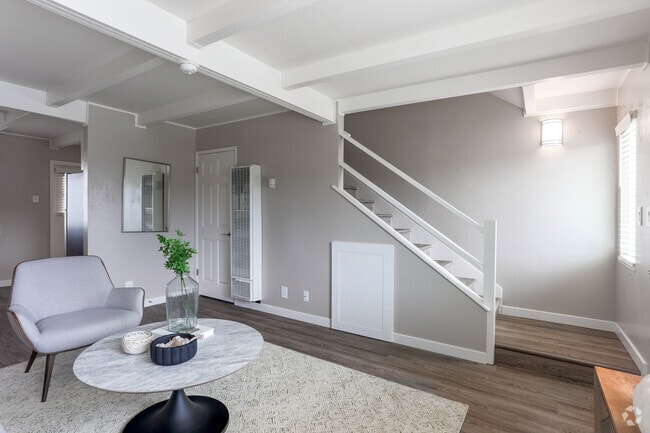 2BR, 1BA - 835SF - Living Room