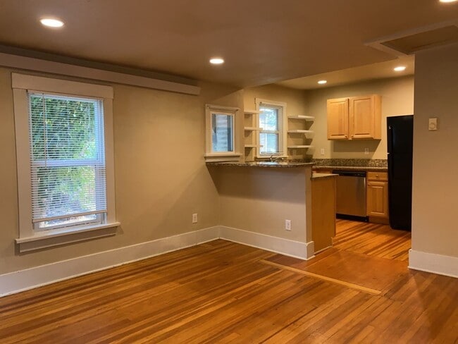 Photo - 135 N Sherwood St Unit 2