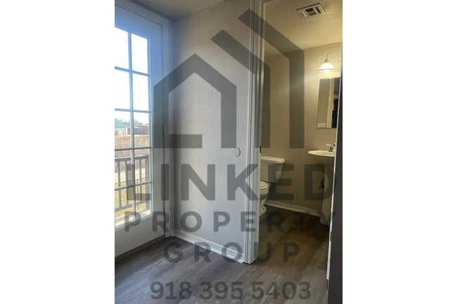 Photo - Townhome off Riverside in Tulsa!
