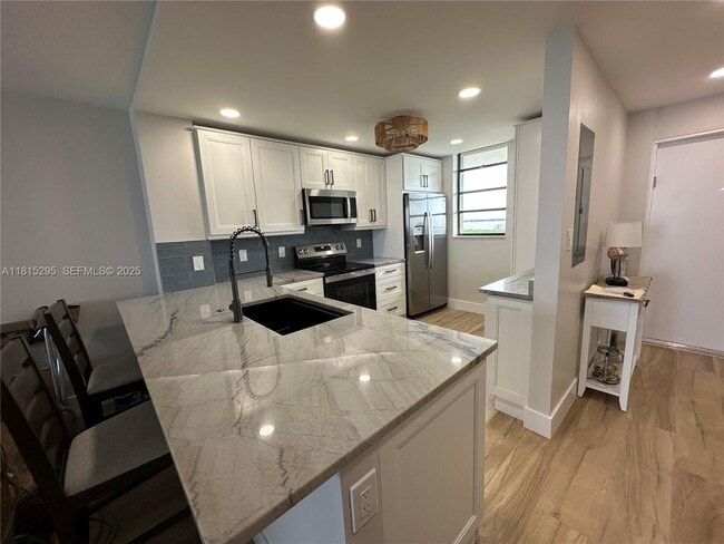 Building Photo - 9940 S Ocean Dr Unit 804