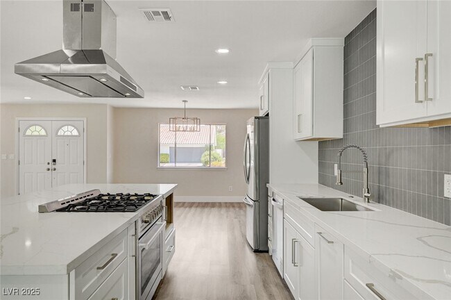 Photo - 3164 E Desmond Ave Casa