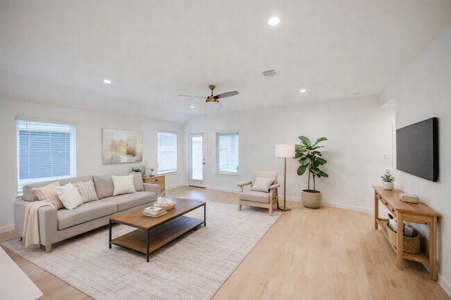 Photo - 31730 Hallington Hl Ln