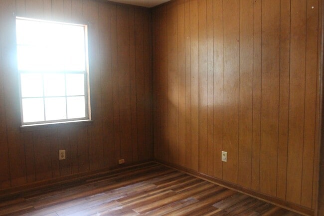 Photo - 2004 Coves Ct