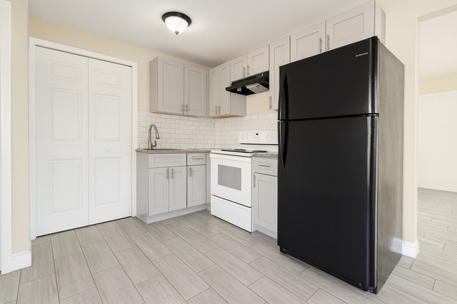 Building Photo - 5451/5453 ELEVENTH AVE Unit 5453 ELEVENTH AVE