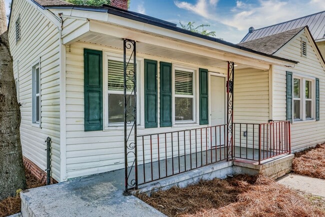 Photo - Renovated 2 bdrm home in East Savannah