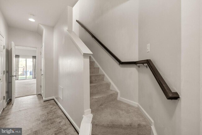 Photo - 111 Rotunda Dr