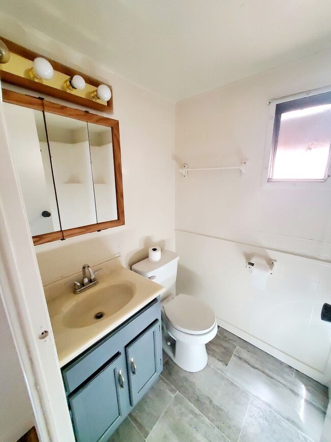 Photo - * PENDING* 3 Bedroom 2 Bath Single Family ...