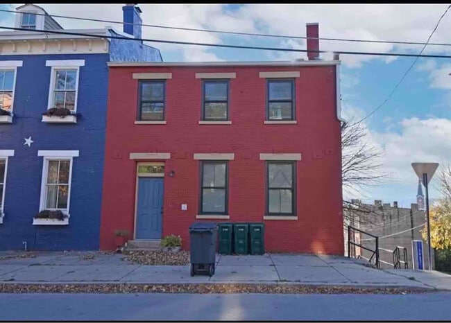 Building Photo - 201 Mulberry St