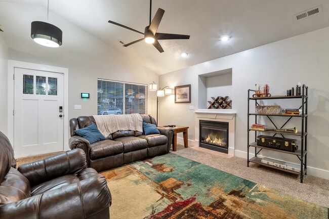 Photo - 2855 Fowler Ave