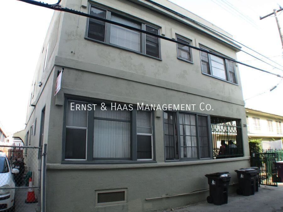 Photo - 335 N Virginia Ct Unidad #D