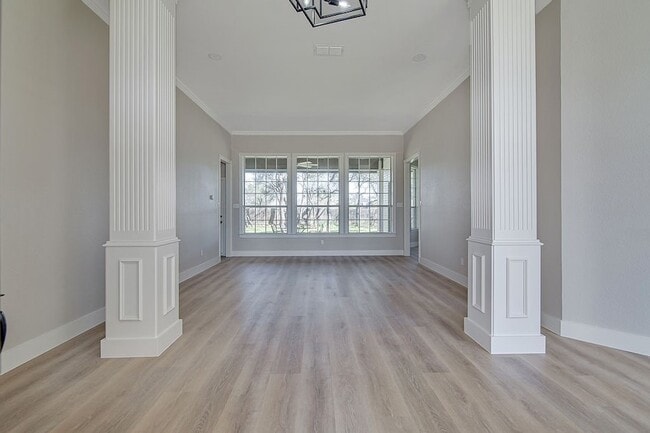 Photo - 125 Devon Ct