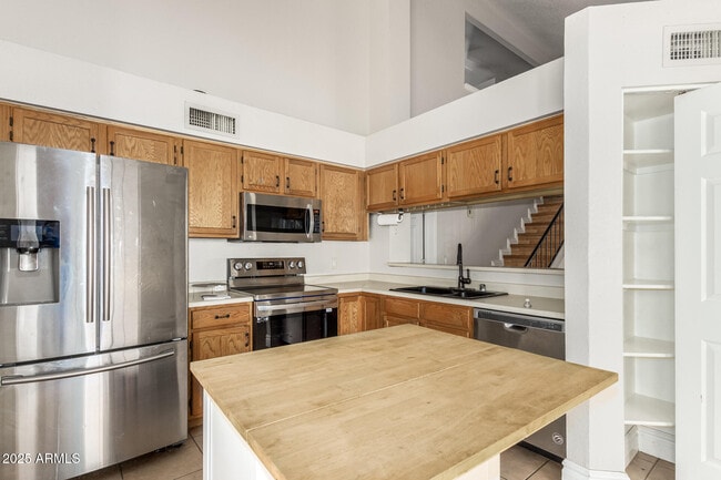 Photo - 1518 E Rockwood Dr