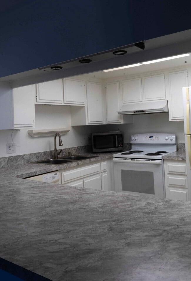 Photo - 2017 Normandy Ct Unit 2017