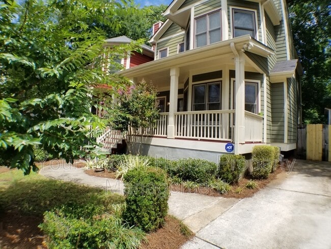 Photo - 164 Fulton Way SE