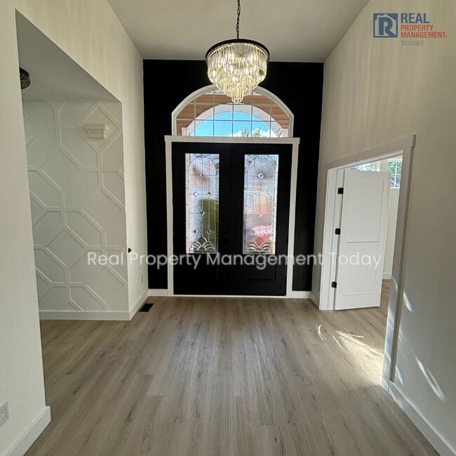 Photo - Beautiful Remodeled 3 Bedroom In Orting!