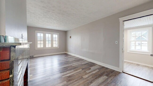 Photo - 2121 W 105th St Unit 2121 W 105th UP