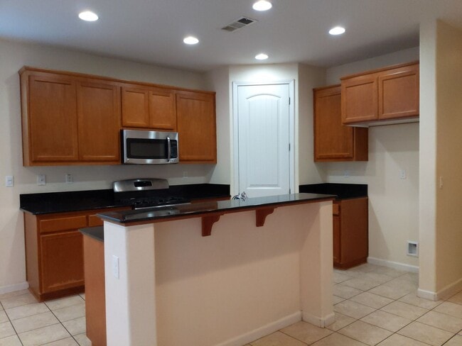 769 Embassy Cir