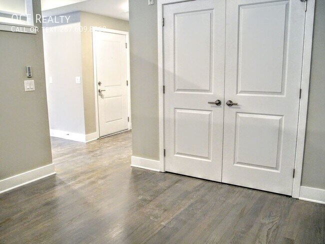 Photo - 16th & Catharine St - Graduate Hospital 1 ... Unit 1C