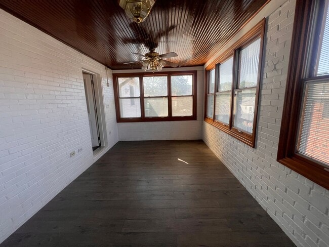 Photo - Pittsburgh - 2 Bedroom 1.5 Bathroom - Home...