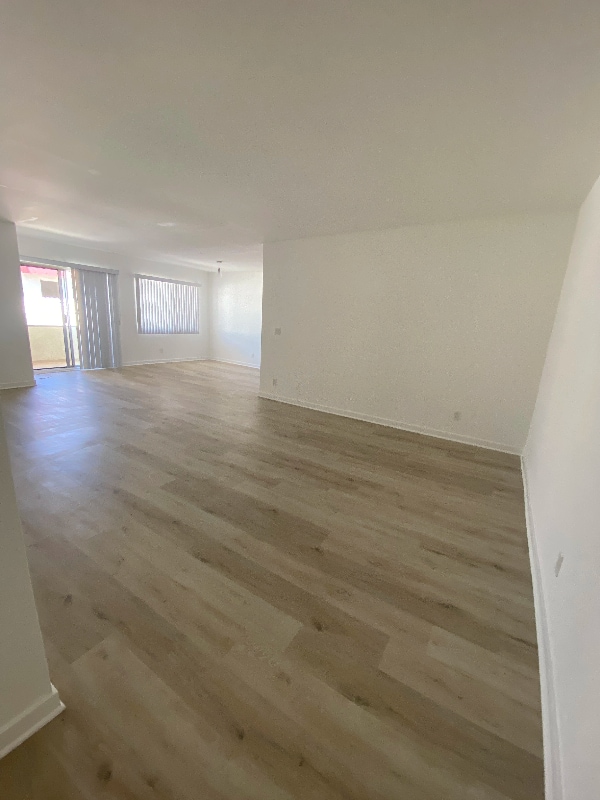 Photo - 5335 Yarmouth Ave Unidad 306