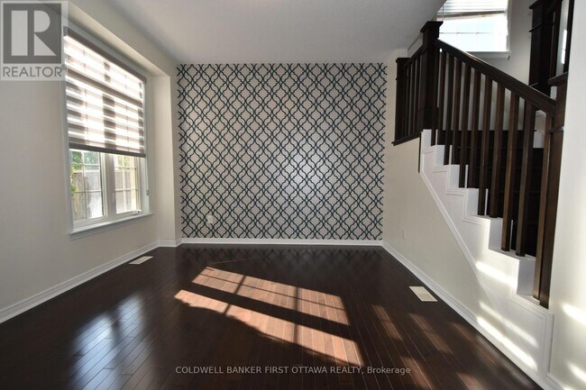 Photo - 413 Blackleaf Dr