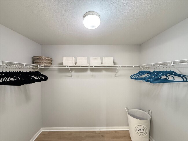 Photo - 14807 Woodland Hills Dr Unit B2F2208