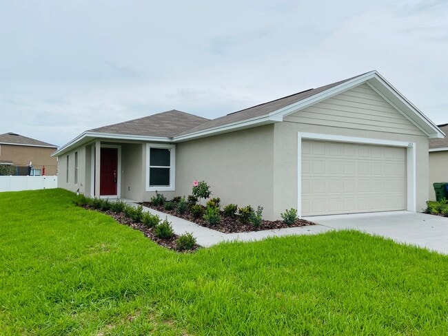 Photo - 223 Hibiscus St