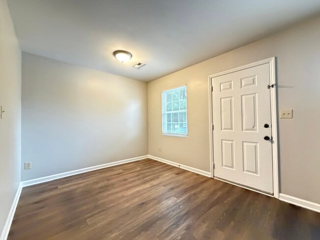 Photo - 221 Quintas Ave Unit B