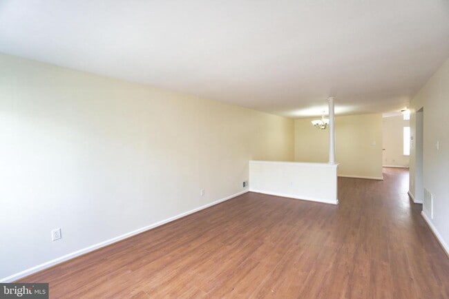 Building Photo - 306 Pimlico Way