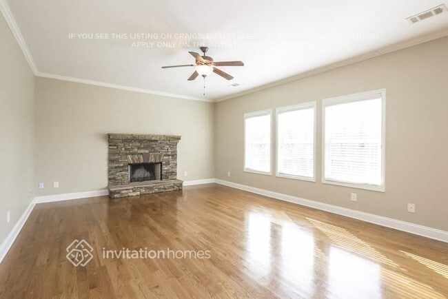 Photo - 9435 Dunhill Way